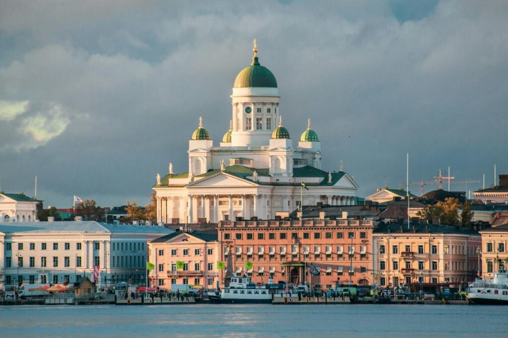 Cattedrale di Helsinki nel centro della capitale Finlandese - Finlandia sostenibile
