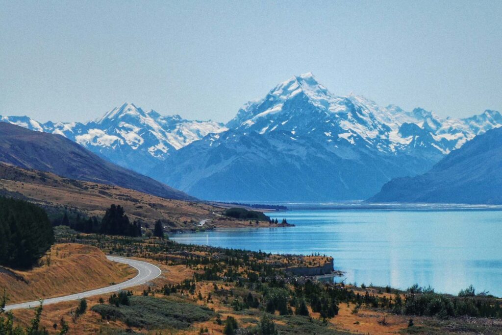 Monte Aoraki (Monte cook) e Lago Pukaki nel parco nazionale Aoraki, Nuova Zelanda- Viaggio Sostenibile in Nuova Zelanda